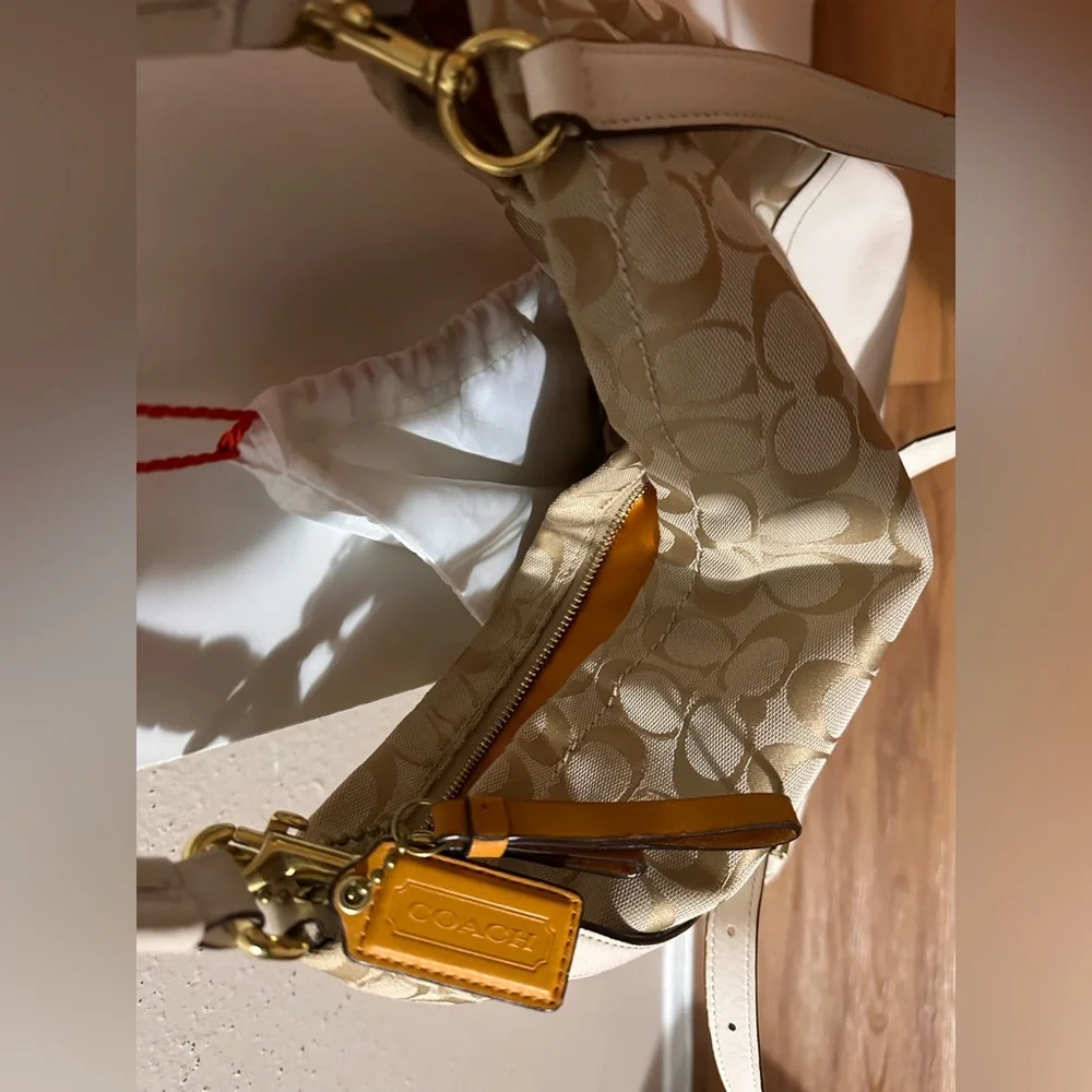 Coach handbag - Picture 3 of 8